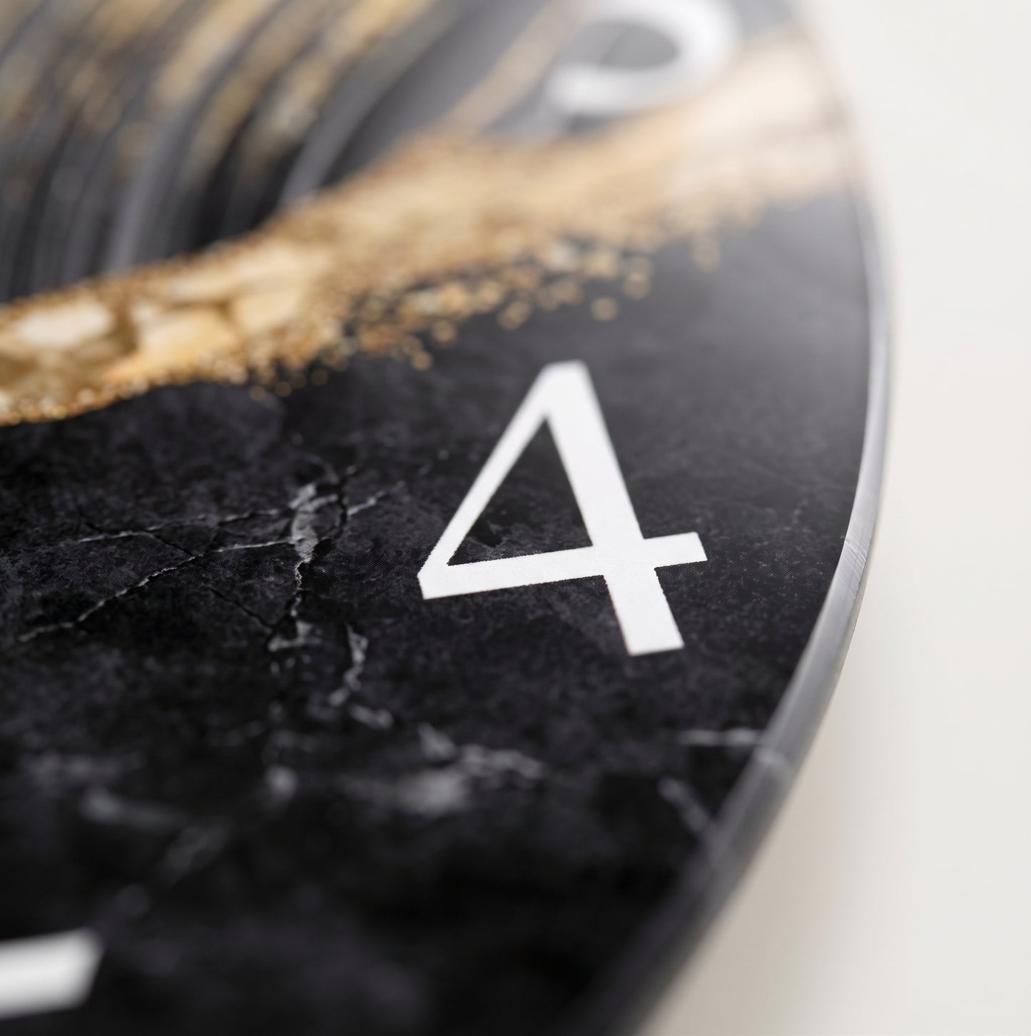 Horloge Murale Design Effet Marbre en Verre Trempé, Silencieuse et Épurée – Marbrix