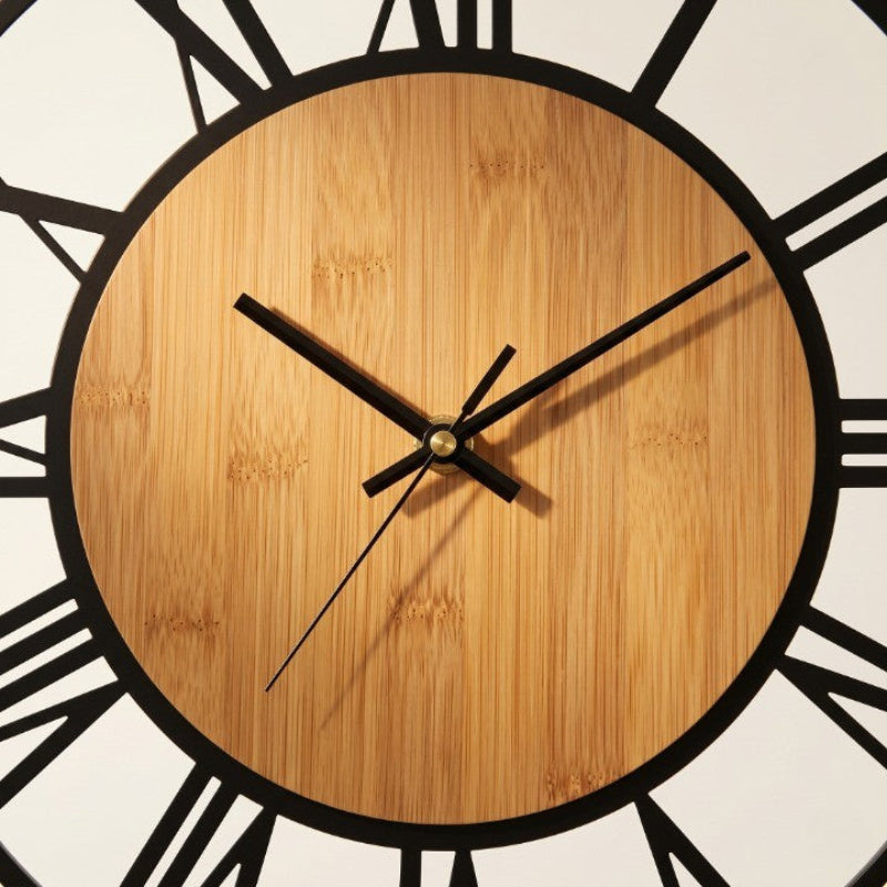 Horloge Murale Design 3D en Métal, Chiffres Romains Silencieuse et Élégante – Roméva