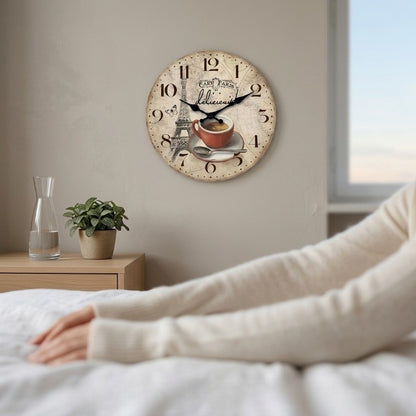 Horloge Murale Design Originale Motif Paris et Tour Eiffel, Analogique et Silencieuse – Paris Café