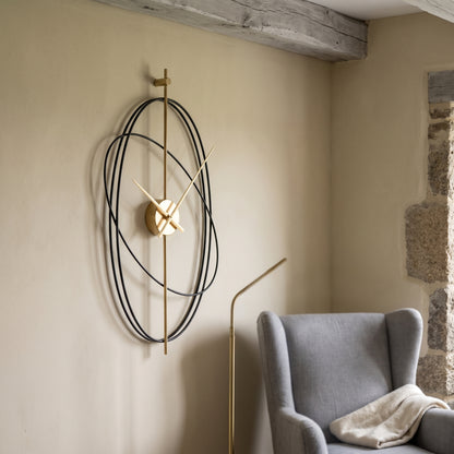Pendule Murale Design Ovale en Métal, Silencieuse et Minimaliste – Ovalo