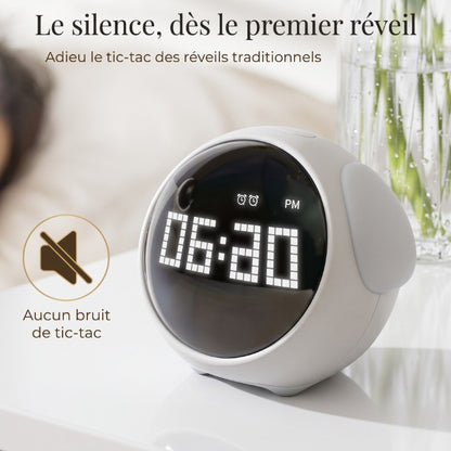 Réveil Enfant Tactile avec Double Alarme, Contrôle Vocal et Veilleuse LED – Doudoo