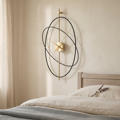 Pendule Murale Design Ovale en Métal, Silencieuse et Minimaliste – Ovalo