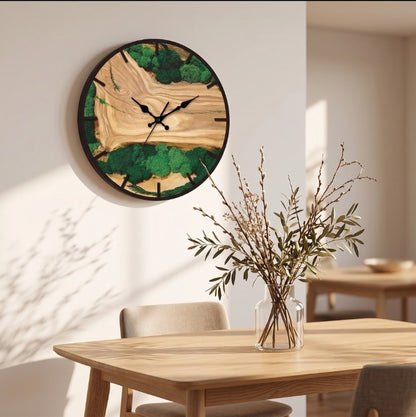 Horloge Murale Design Nature en Résine et Bois avec Mousse, Silencieuse et Unique – Naturova