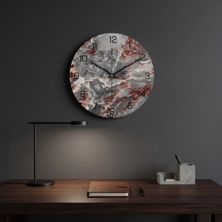 Horloge Murale Design Marbre en Métal, Silencieuse et Élégante – Marbrivo