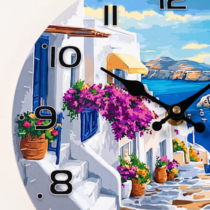 Horloge Murale Originale en Bois Motif Rue Méditerranéenne, Silencieuse et Décorative – Meridia