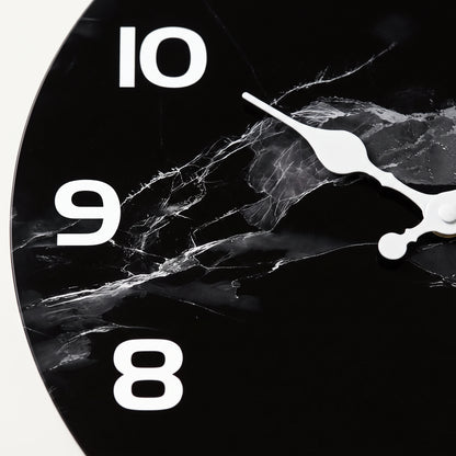Horloge Murale Design en Bois Effet Marbre Noir, Silencieuse et Épurée – Onyxa