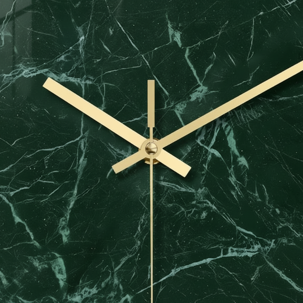 Horloge murale design en verre trempé effet marbre vert, analogique et silencieuse