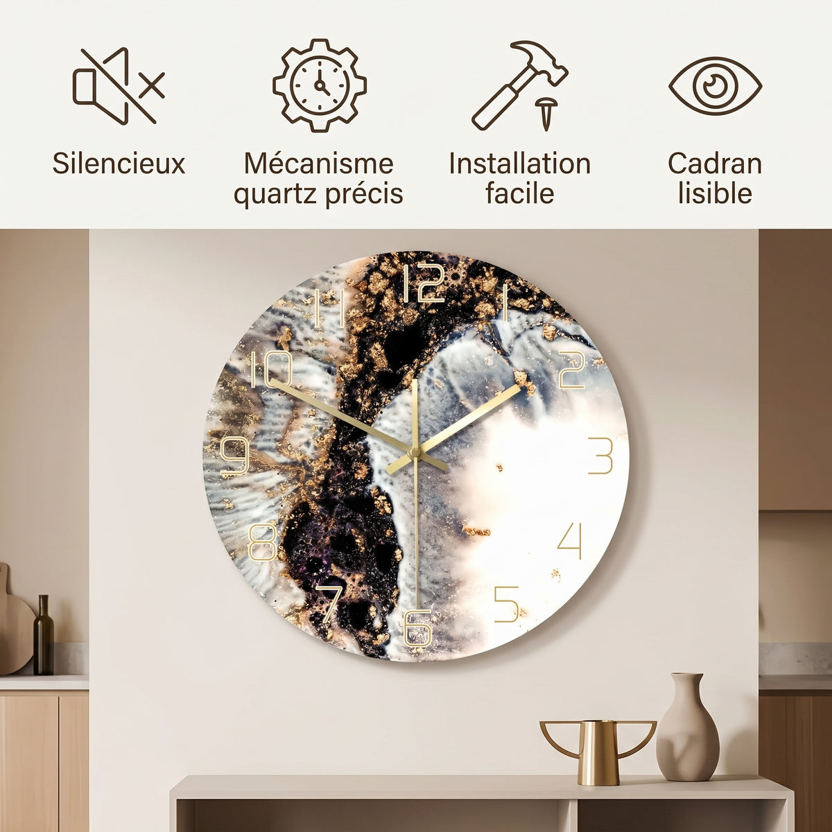 Horloge Murale Design Effet Marbre Chiffres Dorés, Silencieuse et Abstraite – Marbéo