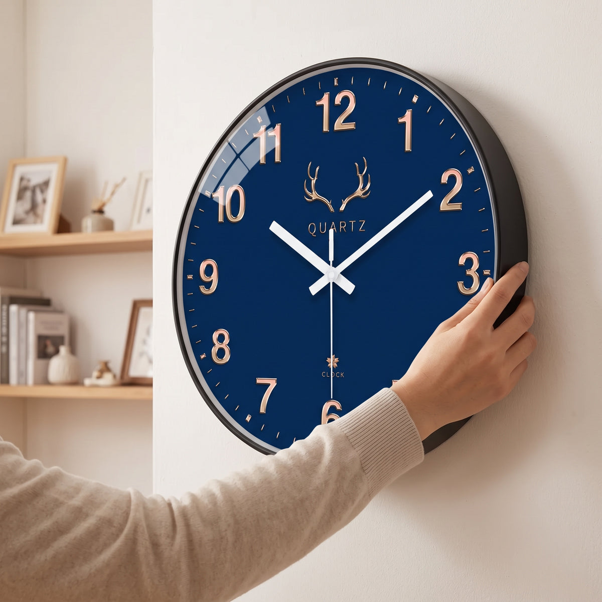 Horloge Murale Originale Paysage Peint Bleu Foncé, Silencieuse – Azuraine
