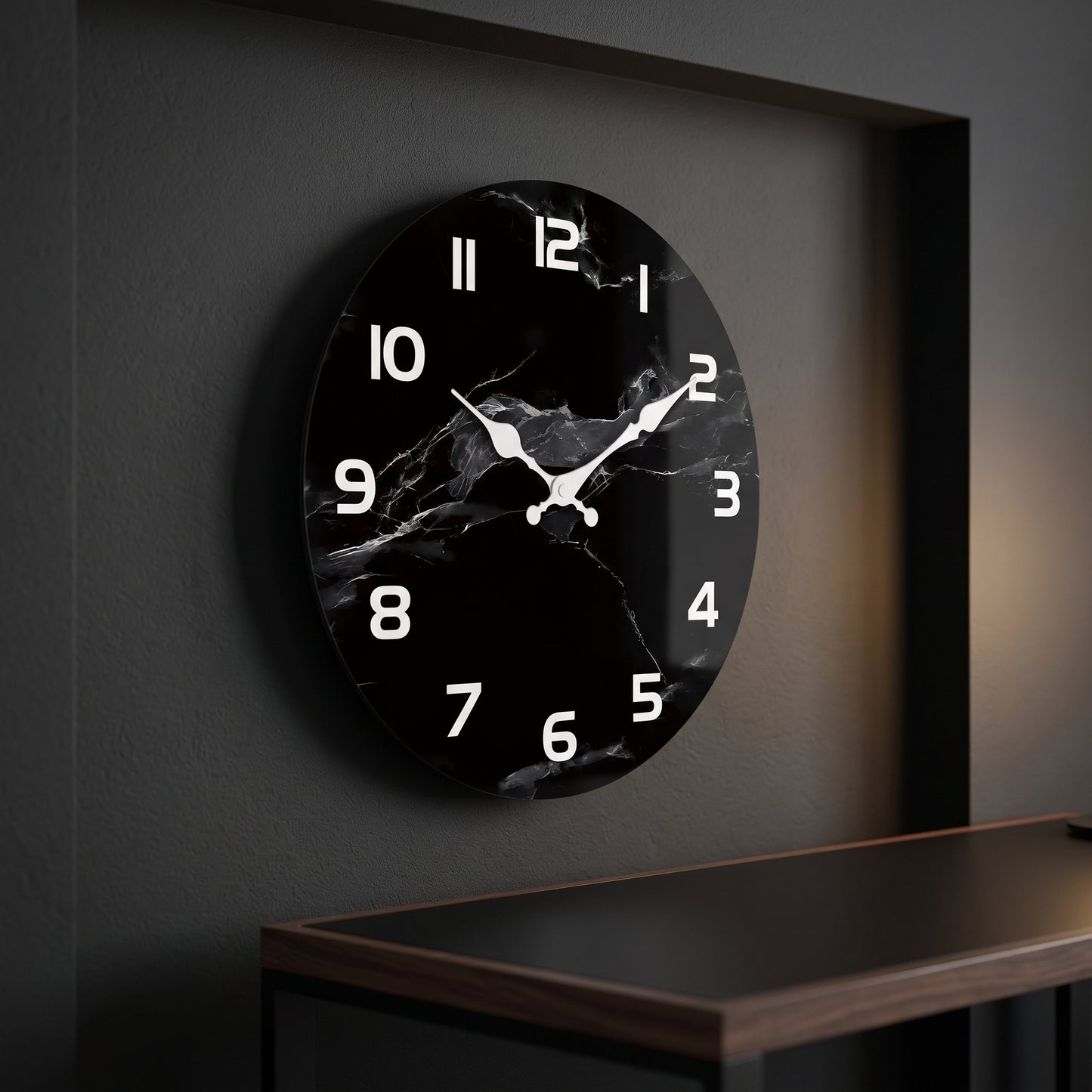 Horloge Murale Design en Bois Effet Marbre Noir, Silencieuse et Épurée – Onyxa