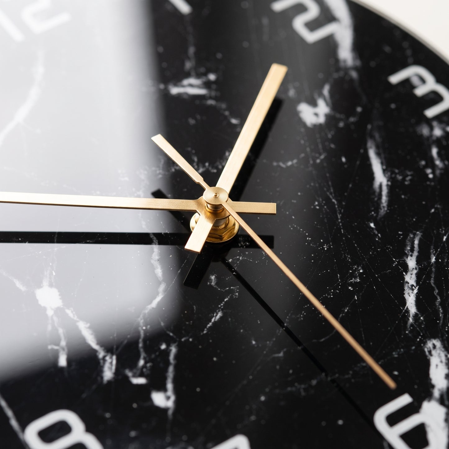 Horloge Murale Design Effet Marbre 3D en Acrylique, Silencieuse – Marbelia