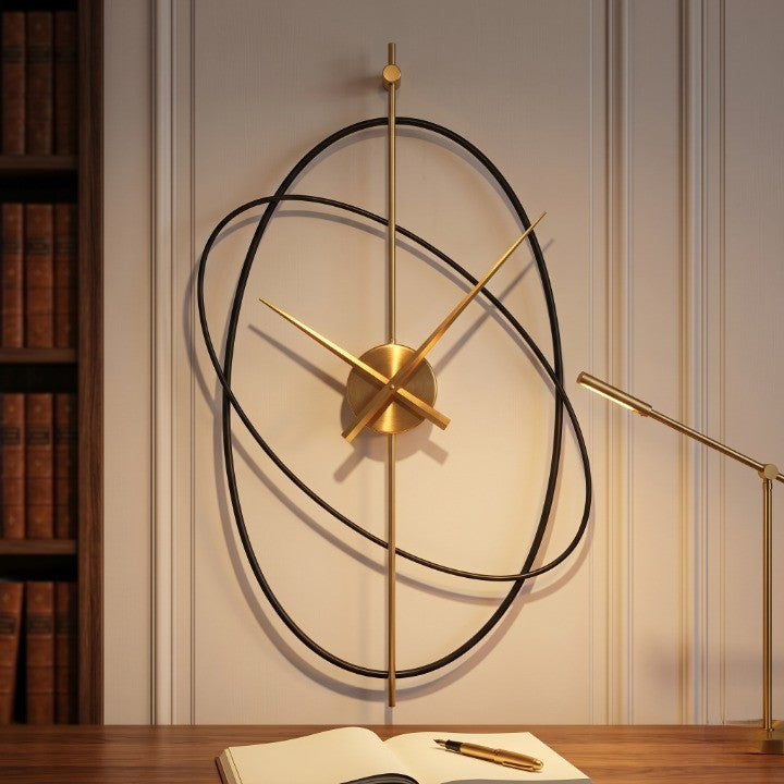 Pendule Murale Design Ovale en Métal, Silencieuse et Minimaliste – Ovalo