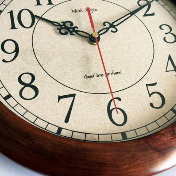 Horloge Murale Vintage Japonaise en Bois Massif, Silencieuse et Épurée – Nozomi