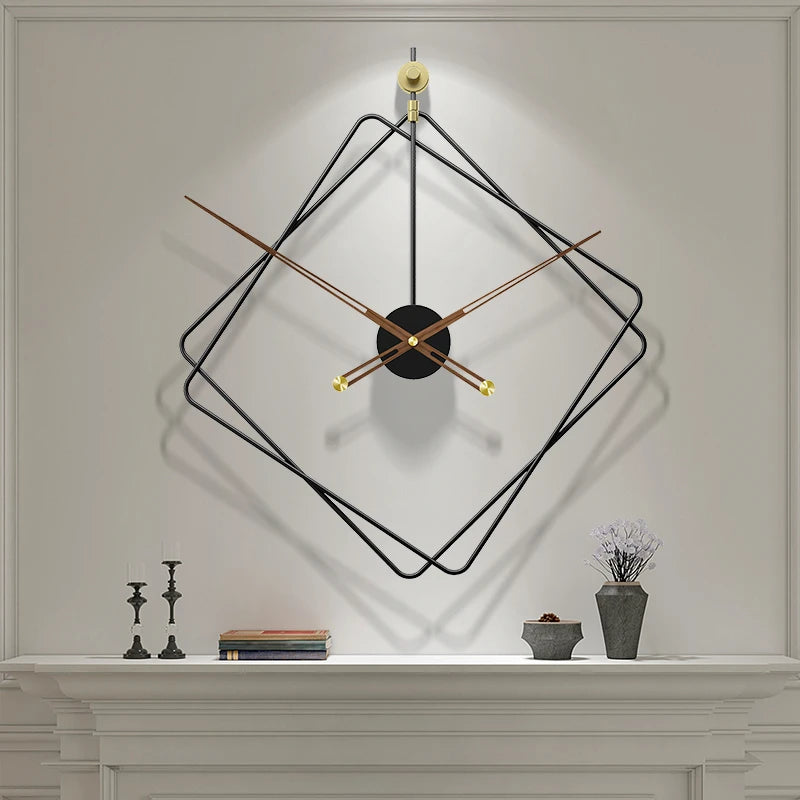 Horloge murale design grand format en métal noir, analogique et silencieuse – Nordica