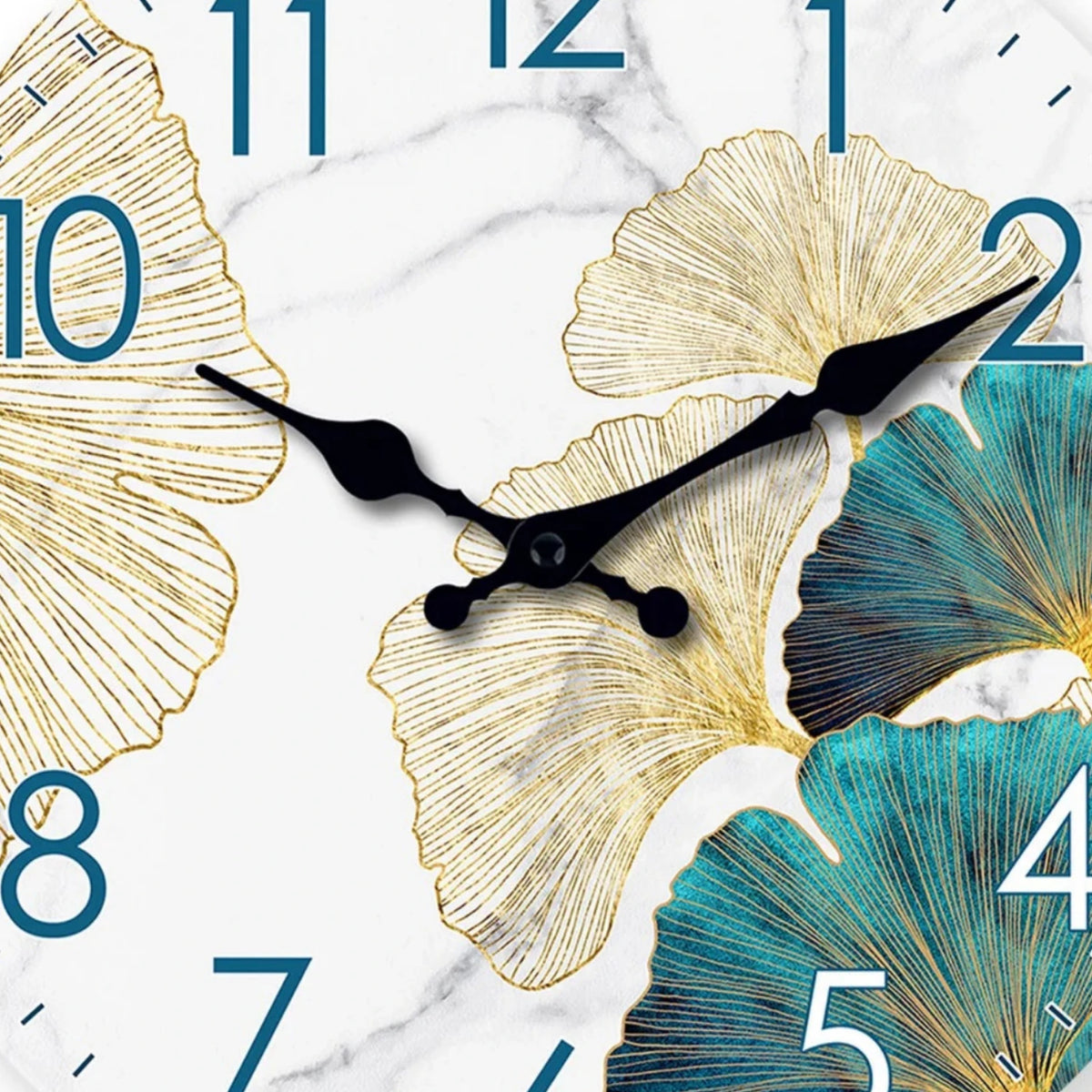 Horloge Murale Design Moderne Feuille de Ginkgo en Bois, Silencieuse – Ginkyra