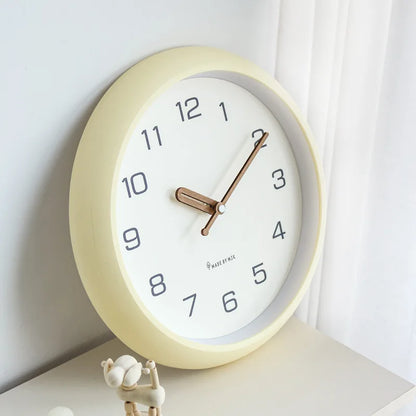 Horloge Murale Moderne Silencieuse Couleur Crème Lisibilité Optimale – Aurevia