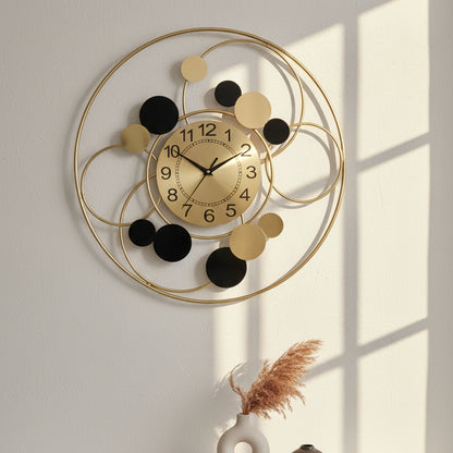Horloge Murale Industrielle Motif Planétaire en Fer Forgé, Silencieuse et Sculpturale – Astréa