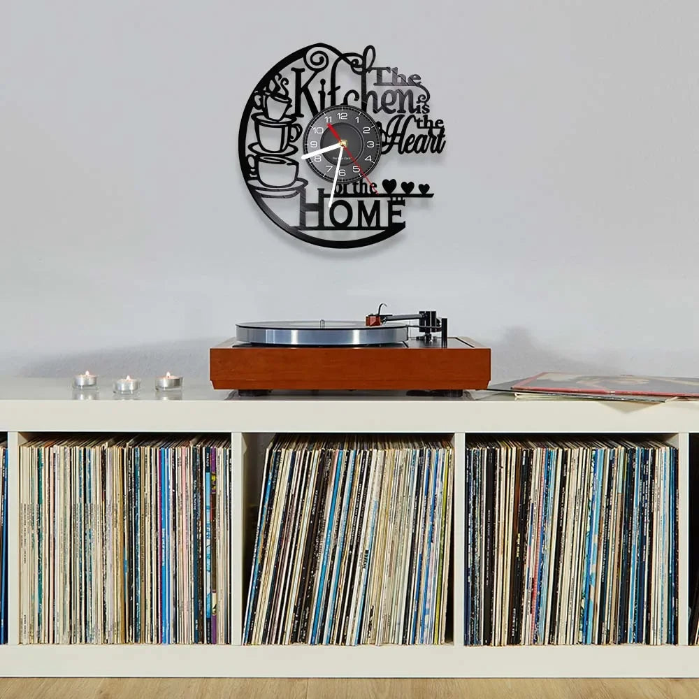 Horloge murale design en vinyle inspirée disque, décorative et silencieuse – Vinoria