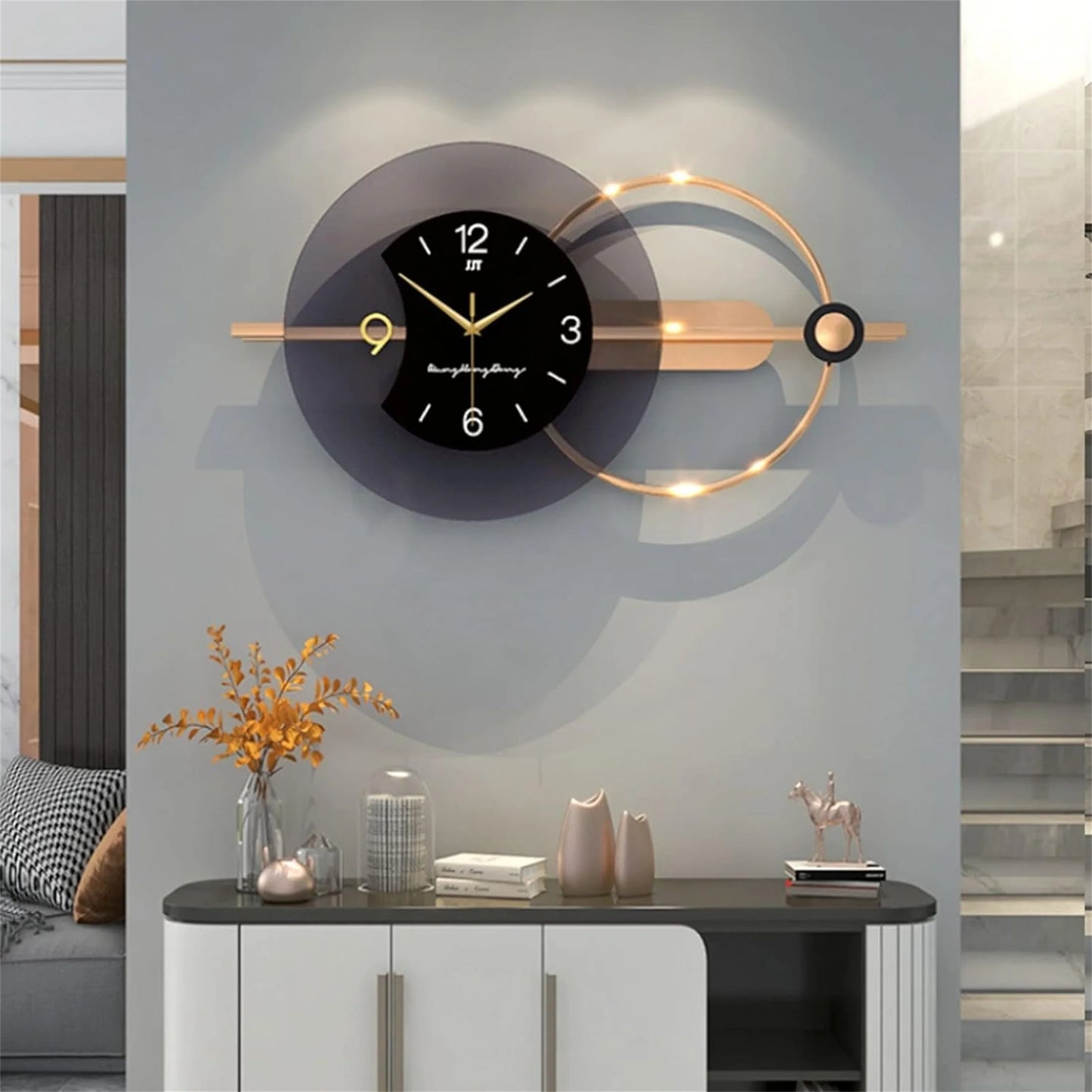 Horloge murale design en métal noir et or, analogique et silencieuse – Aurex