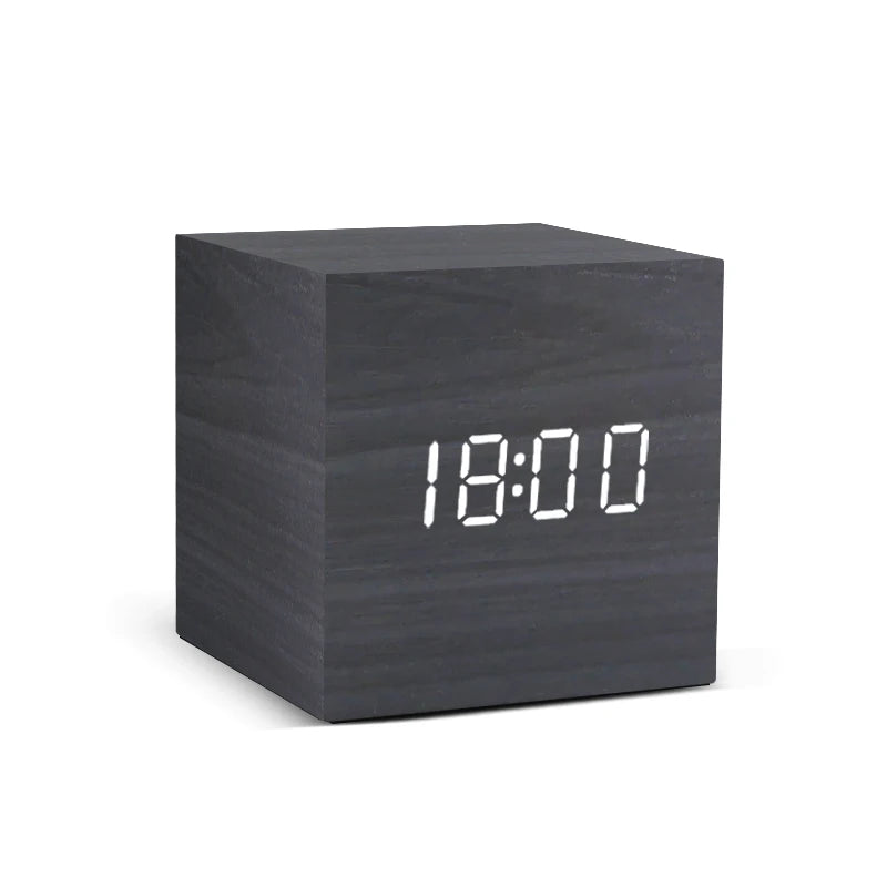 Horloge Numérique LED en Bois Carré, Contrôle Vocal et Température – Kubivo